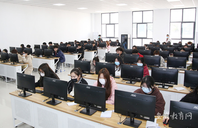 合肥信息技術(shù)職業(yè)學(xué)院5697名學(xué)生參加全國(guó)高等學(xué)校計(jì)算機(jī)水平考試